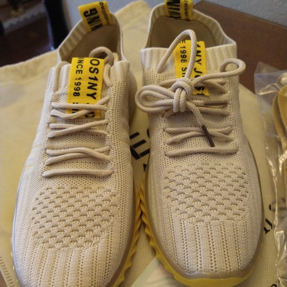 Shoes - Picture 2 of 4